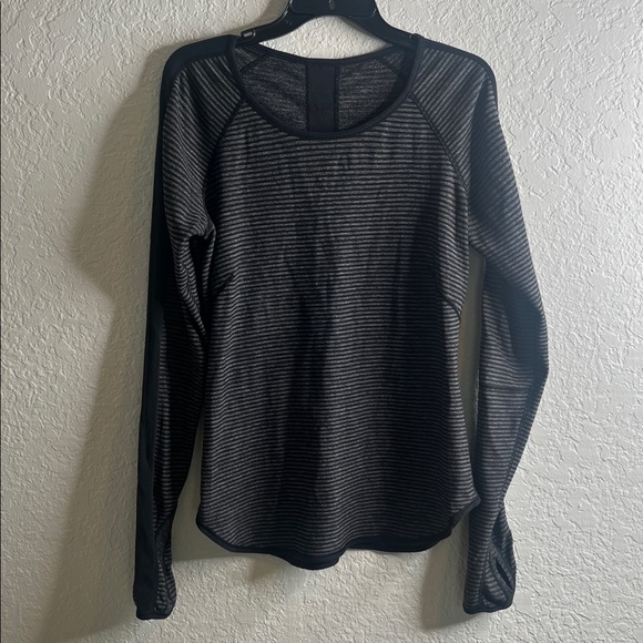Lululemon Runder Under Reversible Long Sleeve Shirt - Picture 5 of 8
